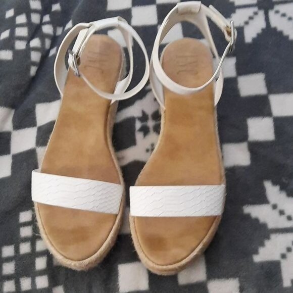 INC International Concepts White Valettap Ankle Strap Espadrille Sandals Size 9 - Picture 2 of 14